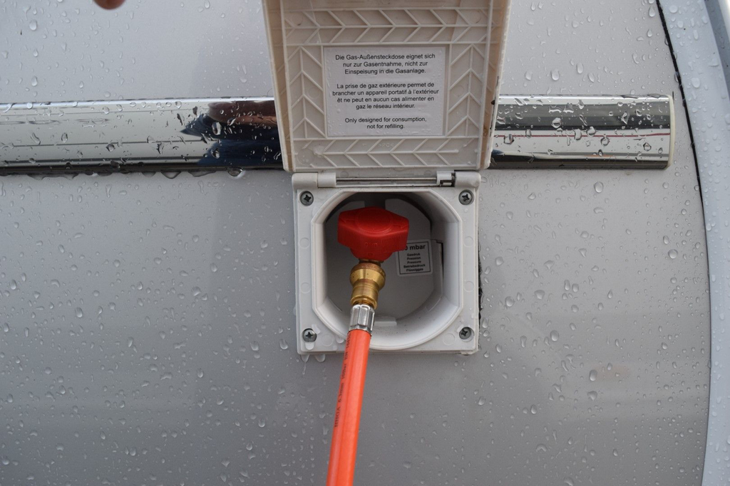 8524_-_8508_hose_caravan-2.webp
