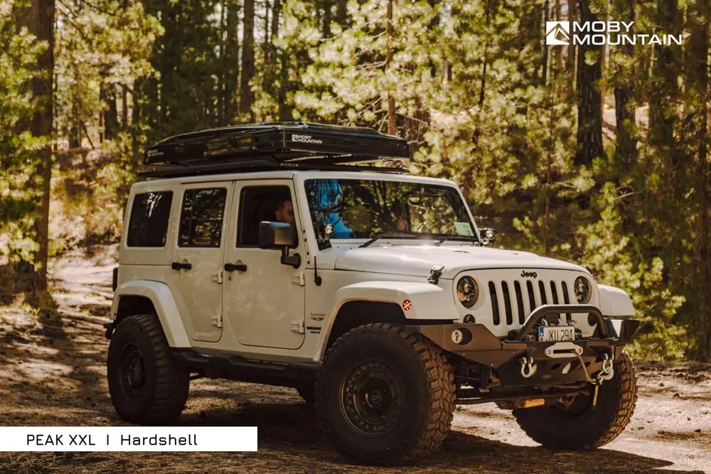 Hardshell-tagtelt-4-personers-Moby-Mountain-Peak-XXL-jeep-offroad.jpg.webp