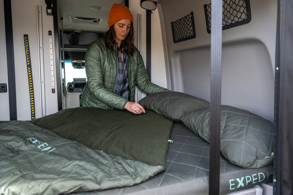 ©EXPEDUSA_LuxeMat_LuxePillow_LuxewoolBlanket_2.jpg.webp